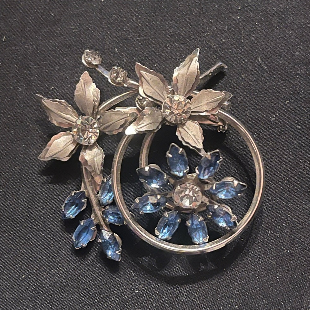 Vintage Silver Tone Floral Wreath Brooch with Blue and Clear rhinestones